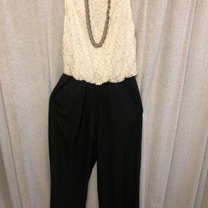 LACE white and black jumper with elastic belt attached and side pockets